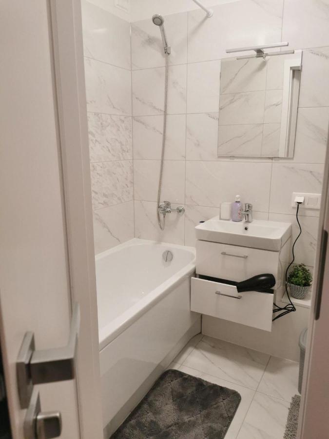 Modern Studio Debreceno, Self-Check-In, Free Parking クライペダ エクステリア 写真